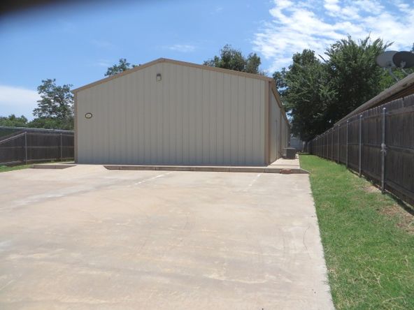 317 W Iowa Ave, Chickasha, OK 73018